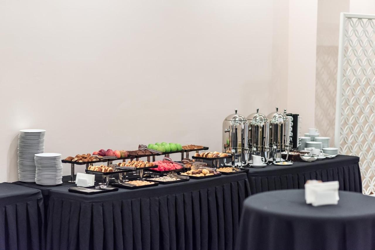 فنادق أنادولو داونتاون أنقرة المظهر الخارجي الصورة A buffet