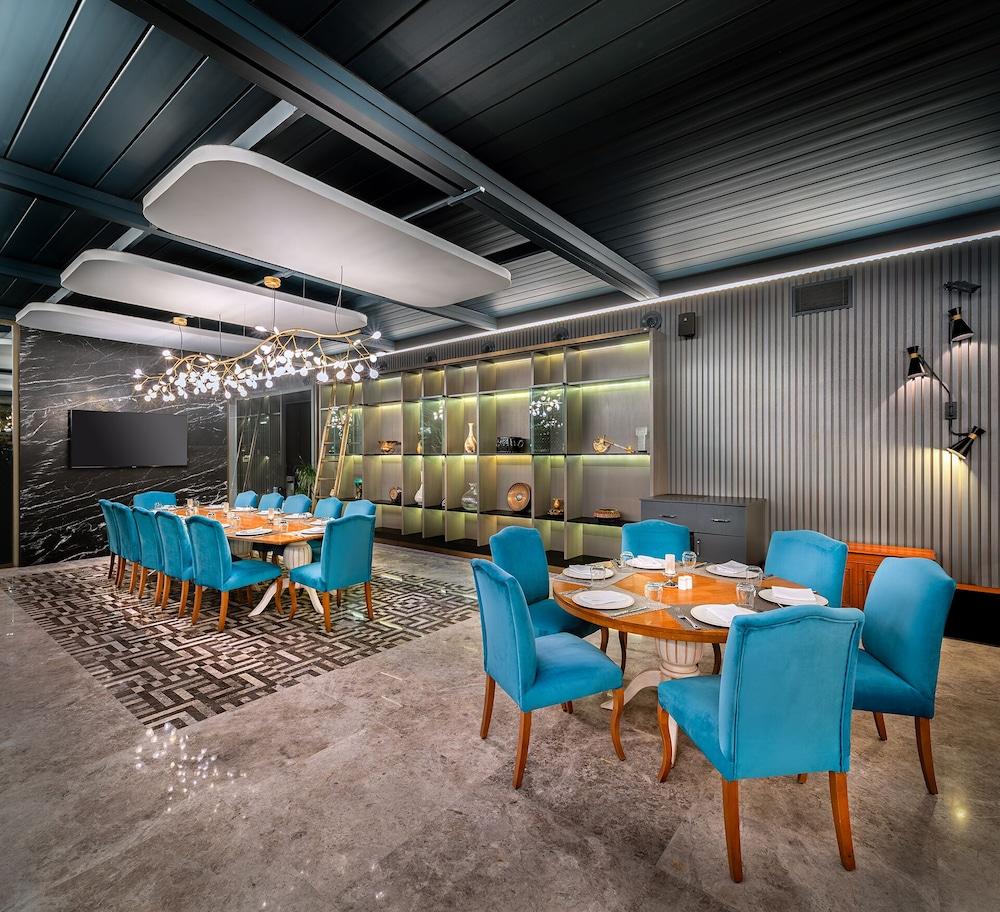 فنادق أنادولو داونتاون أنقرة المظهر الخارجي الصورة The interior of the restaurant