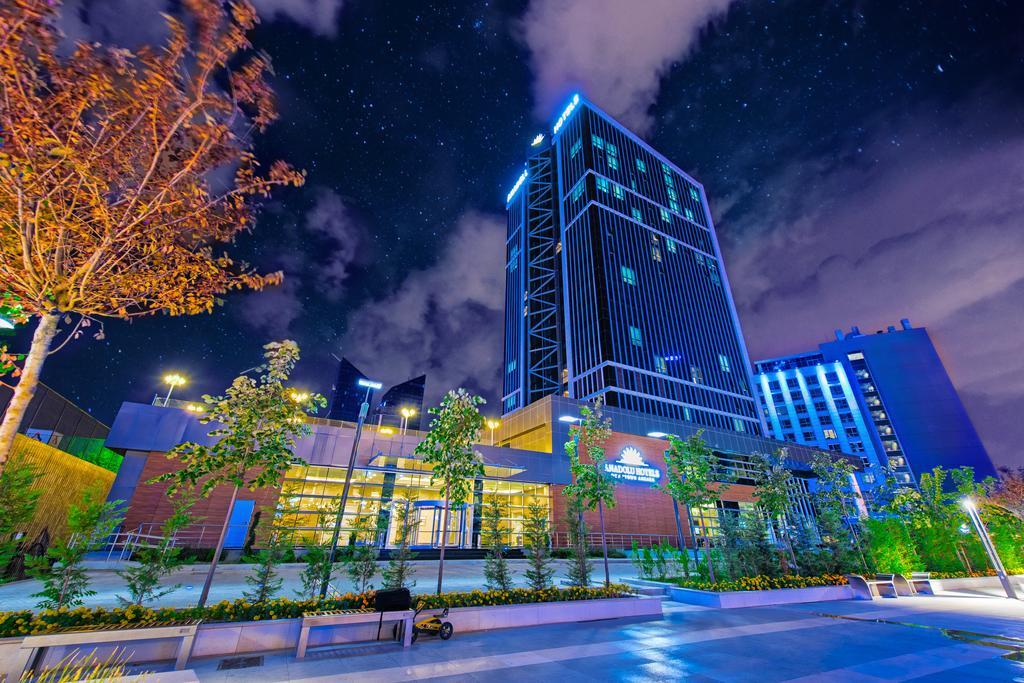 فنادق أنادولو داونتاون أنقرة المظهر الخارجي الصورة The hotel at night