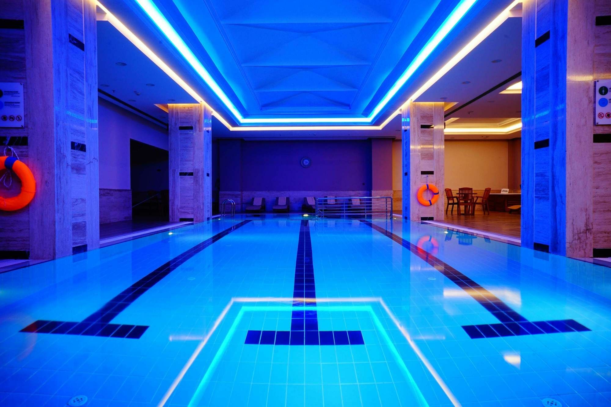 فنادق أنادولو داونتاون أنقرة المظهر الخارجي الصورة The pool at the hotel